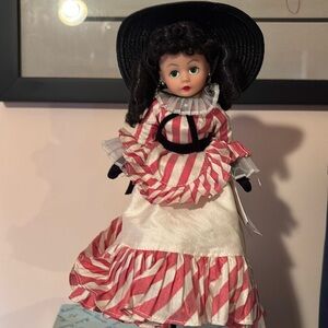 Madame Alexander Shadow Atlanta Stroll Scarlet #37071 10” doll